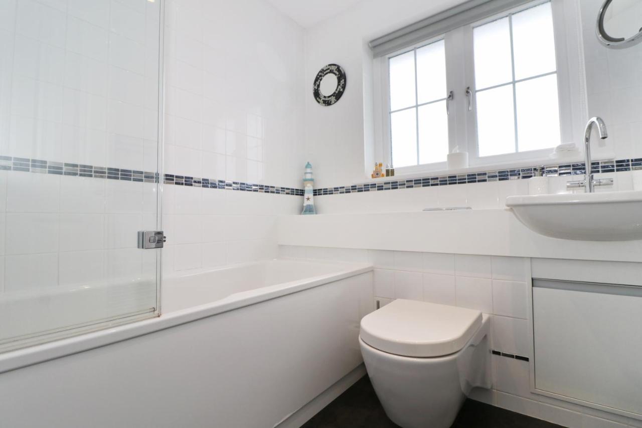 Near Beaches, Contemporary Home In Village Centre Saint Merryn Zewnętrze zdjęcie