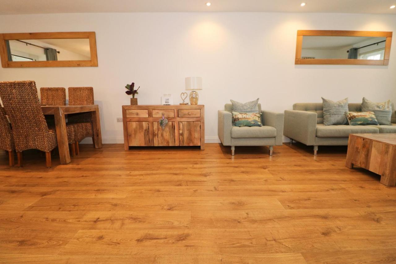 Near Beaches, Contemporary Home In Village Centre Saint Merryn Zewnętrze zdjęcie