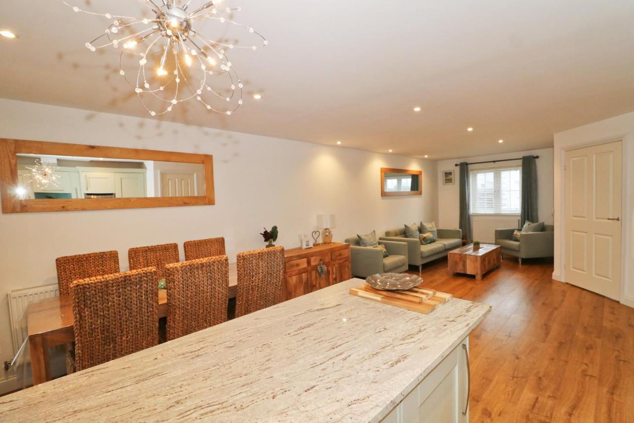 Near Beaches, Contemporary Home In Village Centre Saint Merryn Zewnętrze zdjęcie